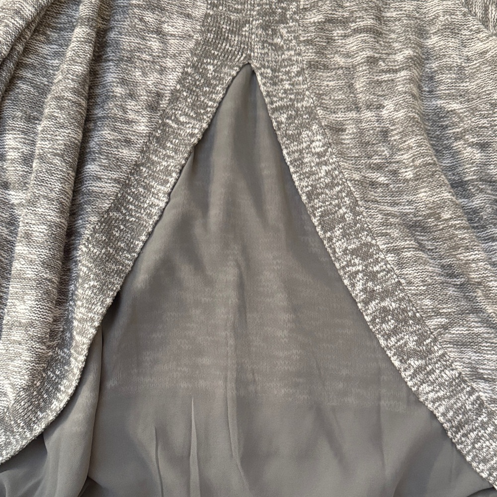 Torrid Marled Gray Cold Shoulder Pullover Sweater Sheer Back Hem Size 3 - Picture 9 of 9